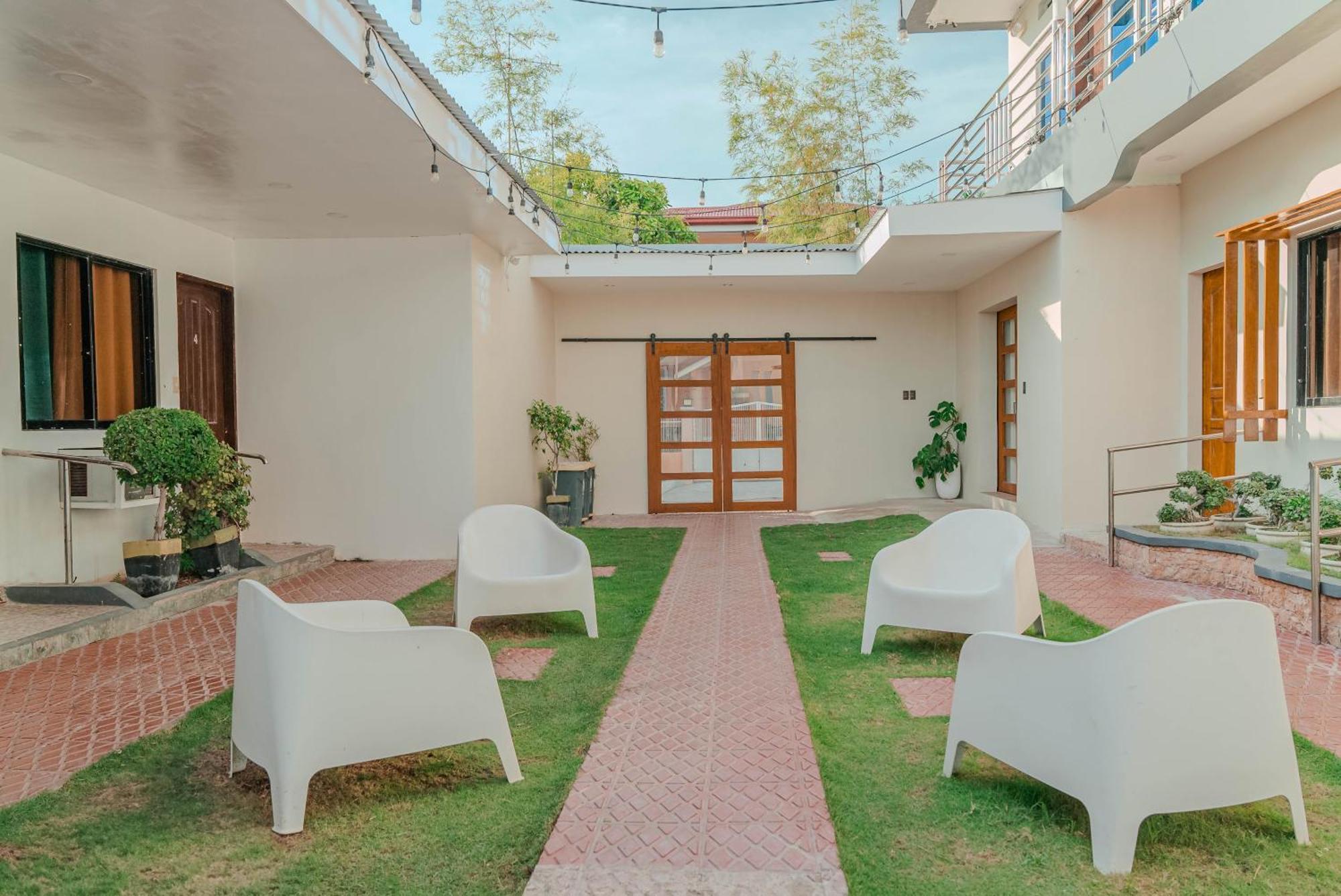 Gt Seaside Inn Oslob Exterior foto
